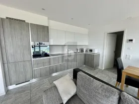 Apartamento en venta en Gordola, Suiza