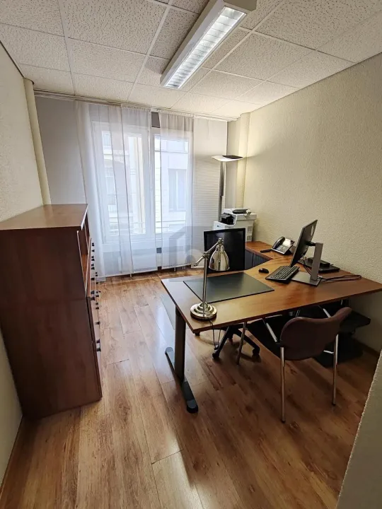 Irodahelyiségek Nyon Kiadó Svájc