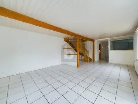 Casa plurifamiliare in vendita a Vicques, Svizzera