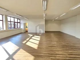 Espace de bureau pour le loyer à Bachenbülach, Suisse
