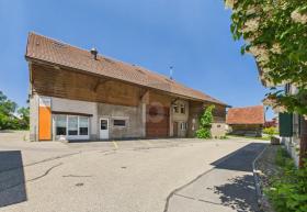 edificio commerciale in vendita a Sottens, Svizzera