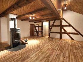 Apartman na potkrovlju za najam u Bettingen, Švicarska