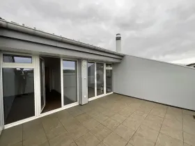 Apartamento sótão para alugar em Gempen, Suíça