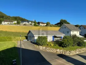 Living & Firm, business-like à venda em Rickenbach (BL), Suíça