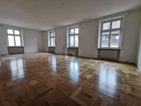 Etagenwohnung zu vermieten in Laufen, Schweiz