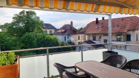 Lapos kiadó a  oldalon. Aarberg, Svájc