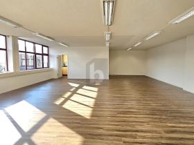 Store for rent in Bachenbülach, Switzerland