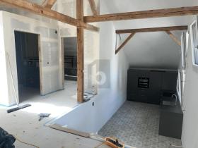 Tetőtéri lakás kiadó a  oldalon. Zell, Svájc
