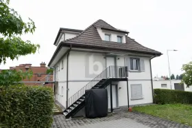 Maisonette lakás kiadó a  oldalon. Zug, Svájc