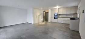 Apartamento en planta baja en venta en Vicques, Suiza