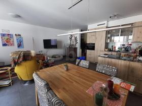 apartamento andar à venda em Laufen, Suíça