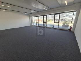 Office space for rent in Rümlang, Switzerland