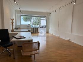 Immeuble de bureaux pour le loyer à Montreux, Suisse