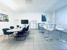 Espace de bureau pour le loyer à Suhr, Suisse
