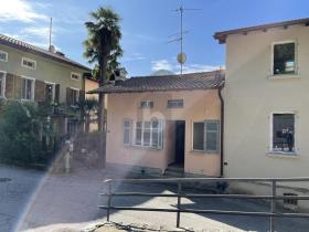 Odvojena kuća Monteggio Prodajem Švicarska