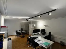 Espace de bureau pour le loyer à Binningen, Suisse