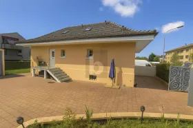 Villa eladó a  oldalon. Saint-Prex, Svájc