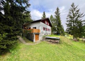 Maison de vacances en vente à Malix, Suisse Maison de vacances en vente à Malix, Suisse