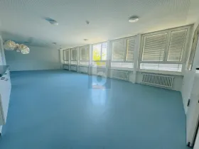 Espaço de escritório para alugar em Birsfelden, Suíça