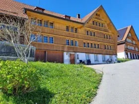 Maisonette lakás kiadó a  oldalon. Speicher, Svájc