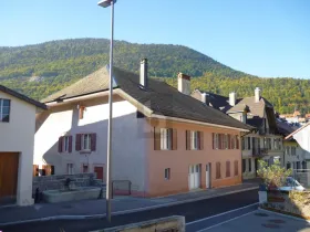 Gulv Leilighet  til leie i Vallorbe, Sveits