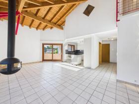 Maisonette lakás eladó a  oldalon. Sierre, Svájc Maisonette lakás eladó a  oldalon. Sierre, Svájc