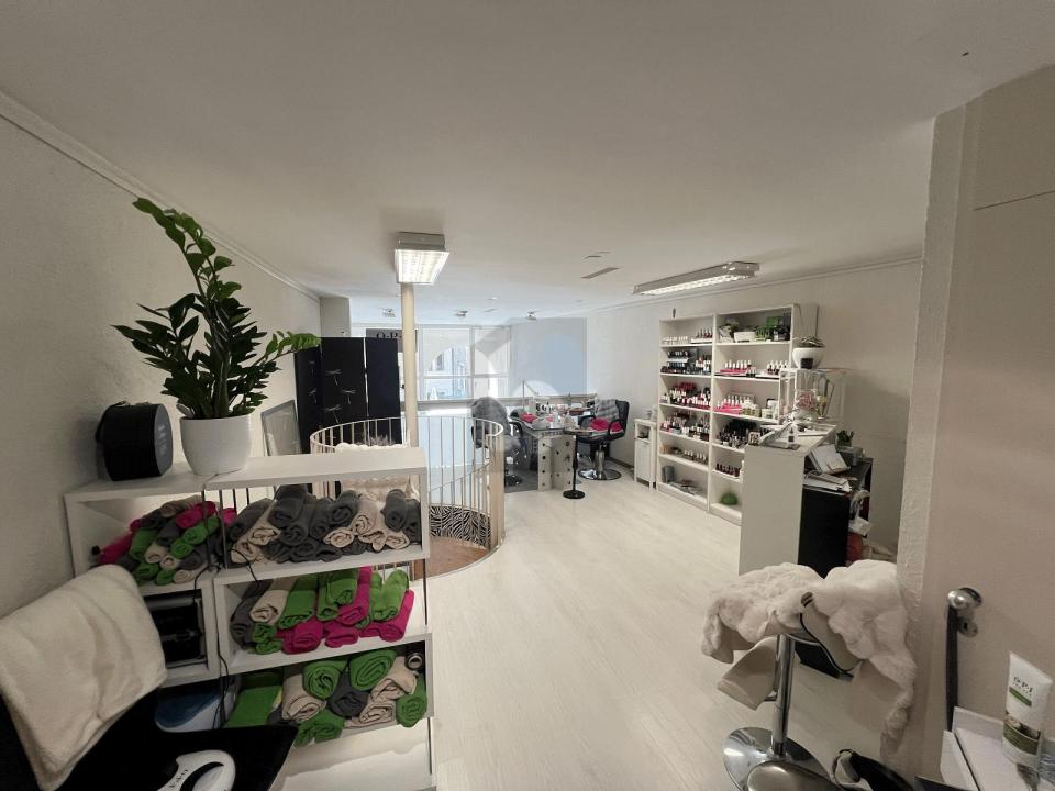 Shop Genf kantonja Eladó Svájc