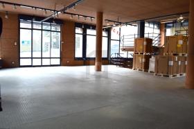 Poslovna zgrada Sierre Prodajem Švicarska