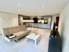 moradia geminada 
 Avusy Venda Suíça