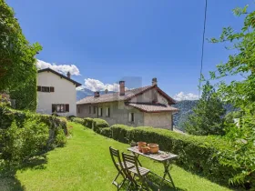Casa de férias à venda em Sta. Maria in Calanca, Suíça