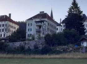 Plat te huur in Les Brenets, Zwitserland