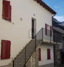 Rekkehus til salgs i Lodrino, Sveits Rekkehus til salgs i Lodrino, Sveits