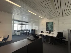 Bloque de oficinas en alquiler en Yverdon-les-Bains, Suiza Bloque de oficinas en alquiler en Yverdon-les-Bains, Suiza