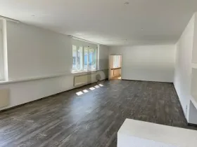 Espace de bureau pour le loyer à Grellingen, Suisse