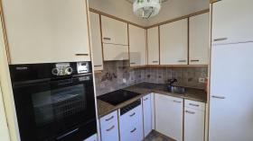 Odvojena kuća Gnoska Prodajem Švicarska