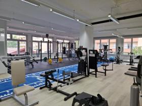 Irodaház kiadó a  oldalon. La Chaux-de-Fonds, Svájc Irodaház kiadó a  oldalon. La Chaux-de-Fonds, Svájc