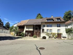 Többcsaládos eladó a  oldalon. Hemmiken, Svájc Többcsaládos eladó a  oldalon. Hemmiken, Svájc