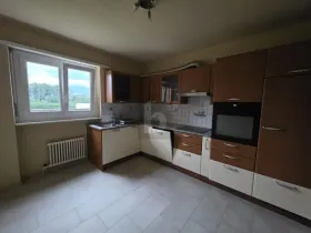 Apartamento en alquiler en Quartino, Suiza
