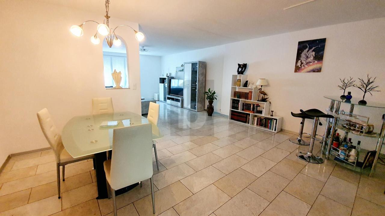 Immeuble d'habitation/ d'affaires Les Pontins Achat Suisse