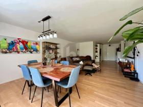 Begane grond flat Stallikon Te Koop Zwitserland