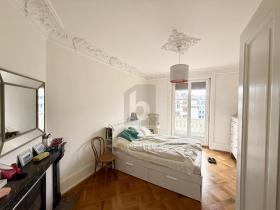 Lapos Lausanne Kiadó Svájc