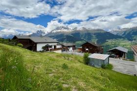 terreno de construção à venda em Obersaxen, Suíça