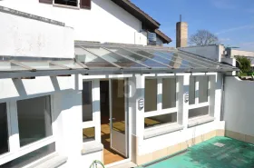 Gulv Leilighet  til leie i Les Friques, Sveits