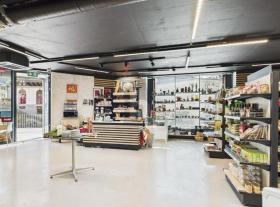 ショップ モントルー スイス