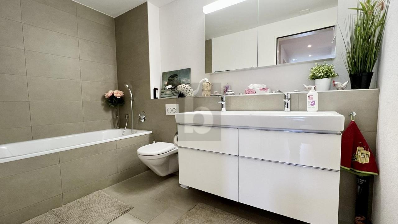 Kat Apartman Kolovoza Prodajem Švicarska