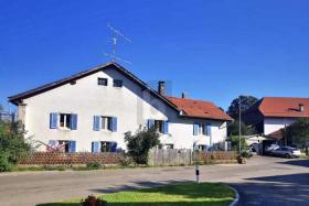 Vivienda unifamiliar en venta en Les Pommerats, Suiza Vivienda unifamiliar en venta en Les Pommerats, Suiza