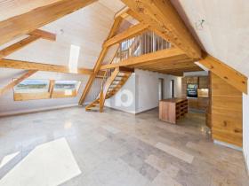 Apartamento sótão para alugar em Wallenbuch, Suíça Apartamento sótão para alugar em Wallenbuch, Suíça