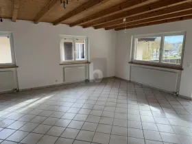 Etagenwohnung zu vermieten in Dittingen, Schweiz