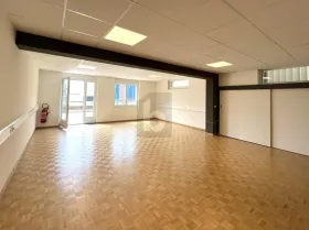 edificio per uffici in affitto a Satigny, Svizzera