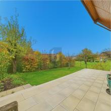 Apartamento térreo para alugar em Attiswil, Suíça